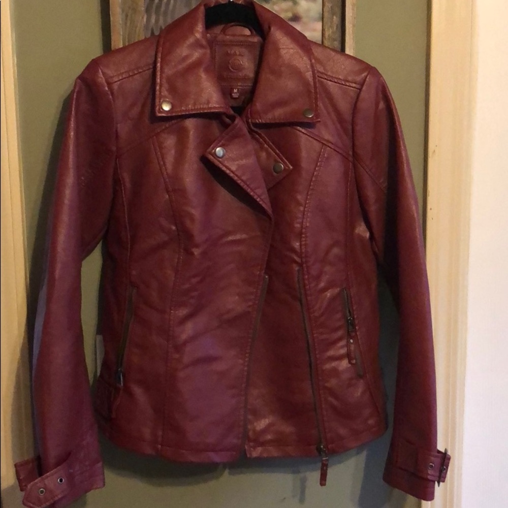 Leather jacket - Picture 1 of 5